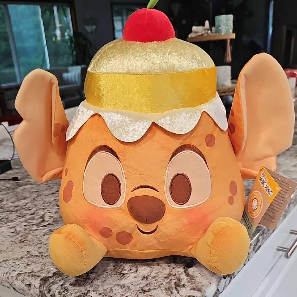 Disney Munchlings Pineapple Upside Down Cake Stitch